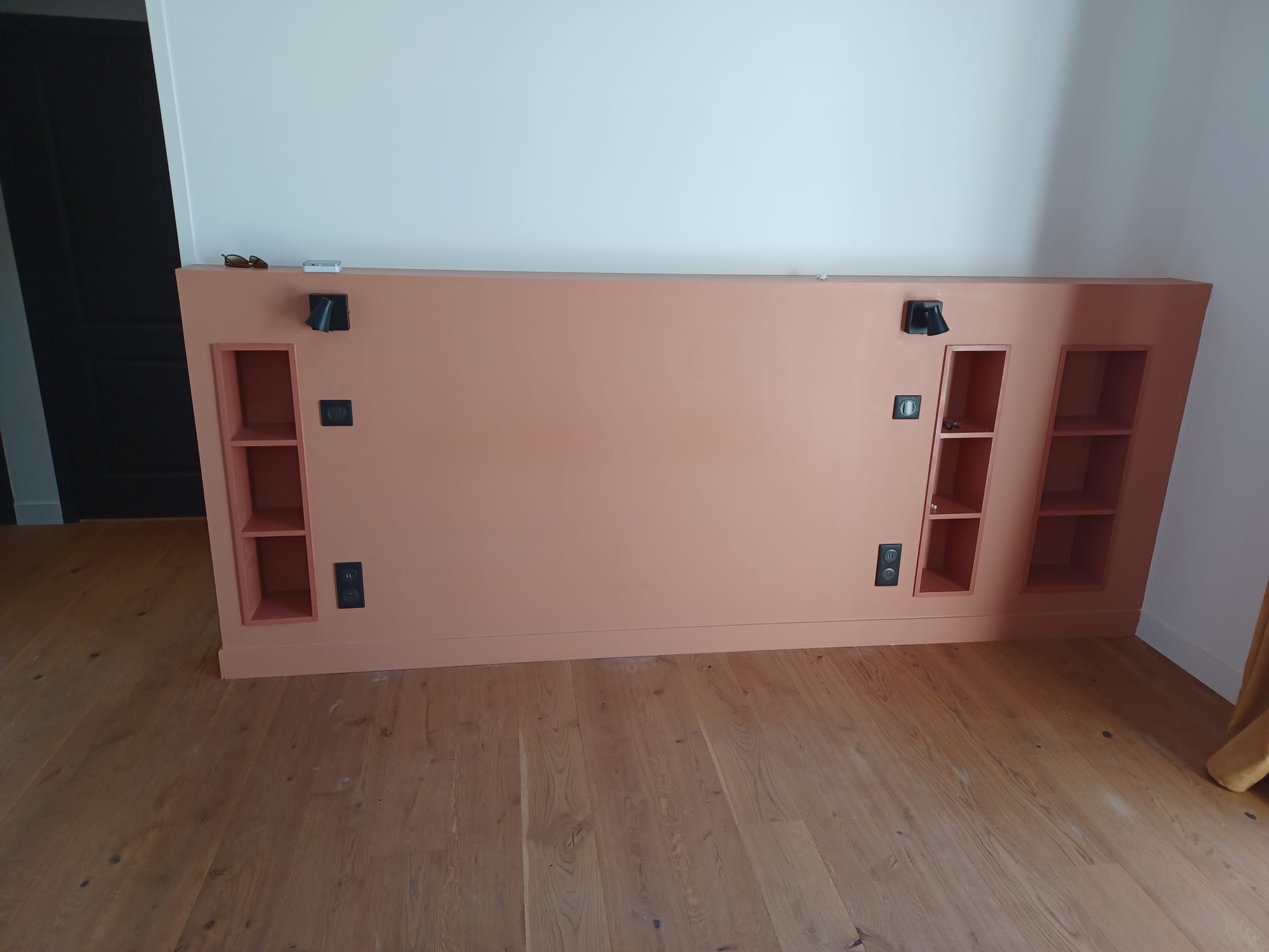 Mobilier sur mesure pour une chambre - 