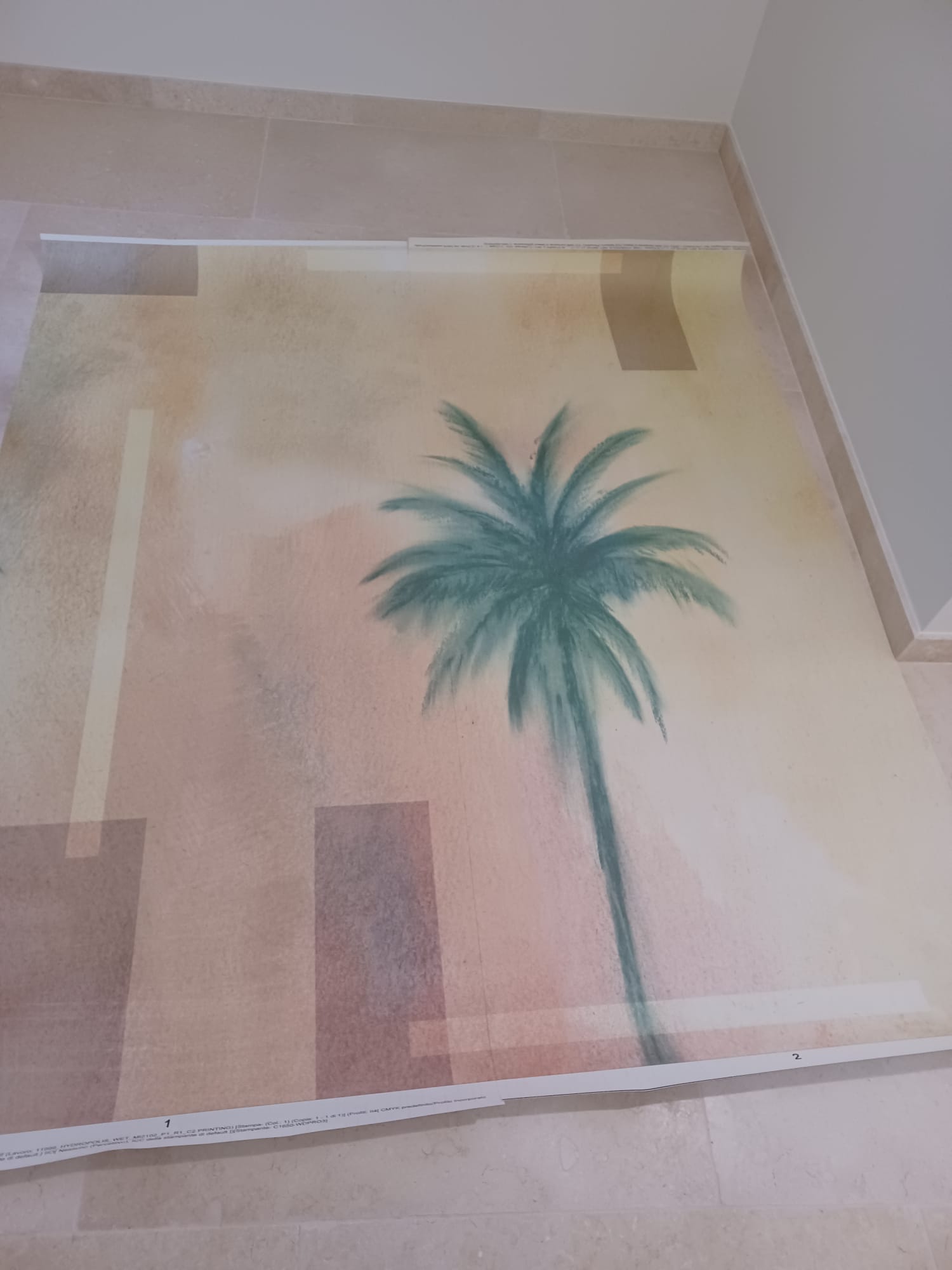 Installation de papier peint dans une douche - Juganu Rénovation - Nous nous engageons à transformer vos idées en réalisations concrètes, assurant le succès et les délais de chaque projet. Notre expertise dans le secteur du bâtiment nous permet de vous offrir des solutions sur mesure, combinant innovation et qualité. 